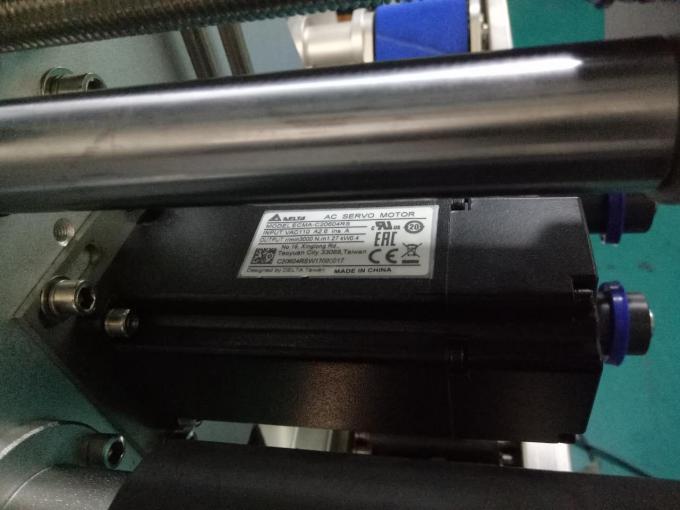 SUS304 kabinett to sider firkantet flaske klistremerke merkemaskin med produkter for personlig pleie