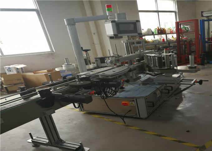 Selvklebende klistremerke merkemaskin for kjemisk, vannflaskeflaske 3 etiketter