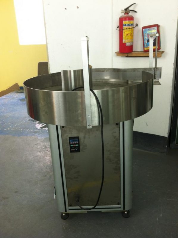 Fullautomatisk selvklebende applikatorutstyr med dobbel side