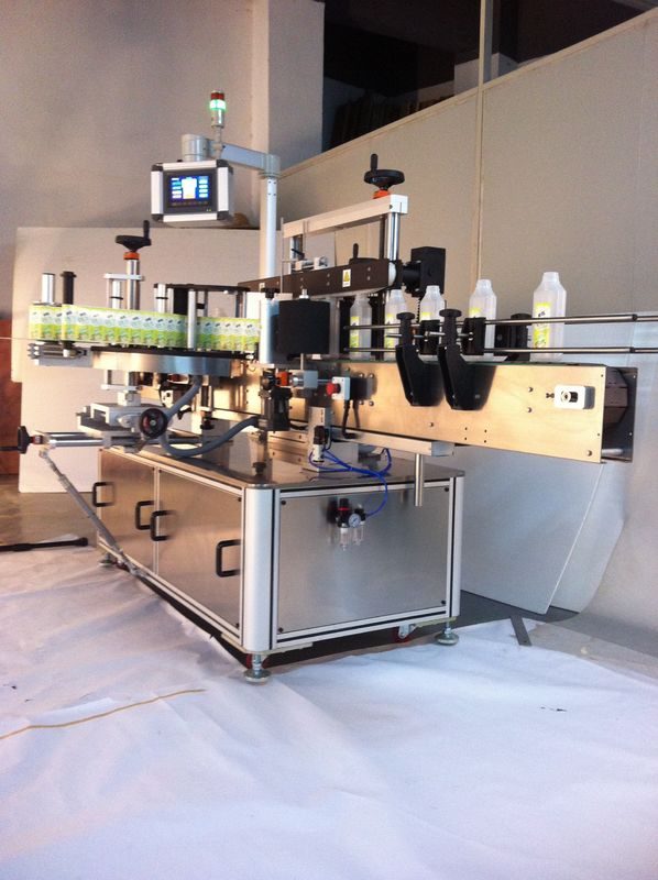 Kina drikker firkantet flaskemerkemaskin dobbeltsidig klistremerkeetikettleverandør